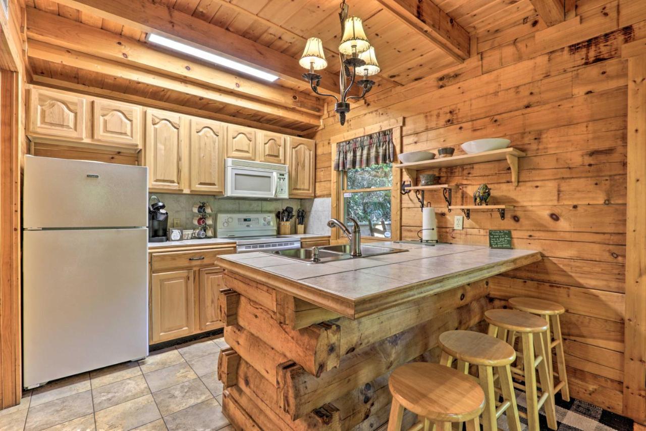 Cabin With Hot Tub And Deck, 3 Mi To Pigeon Forge سيفيرفيل المظهر الخارجي الصورة