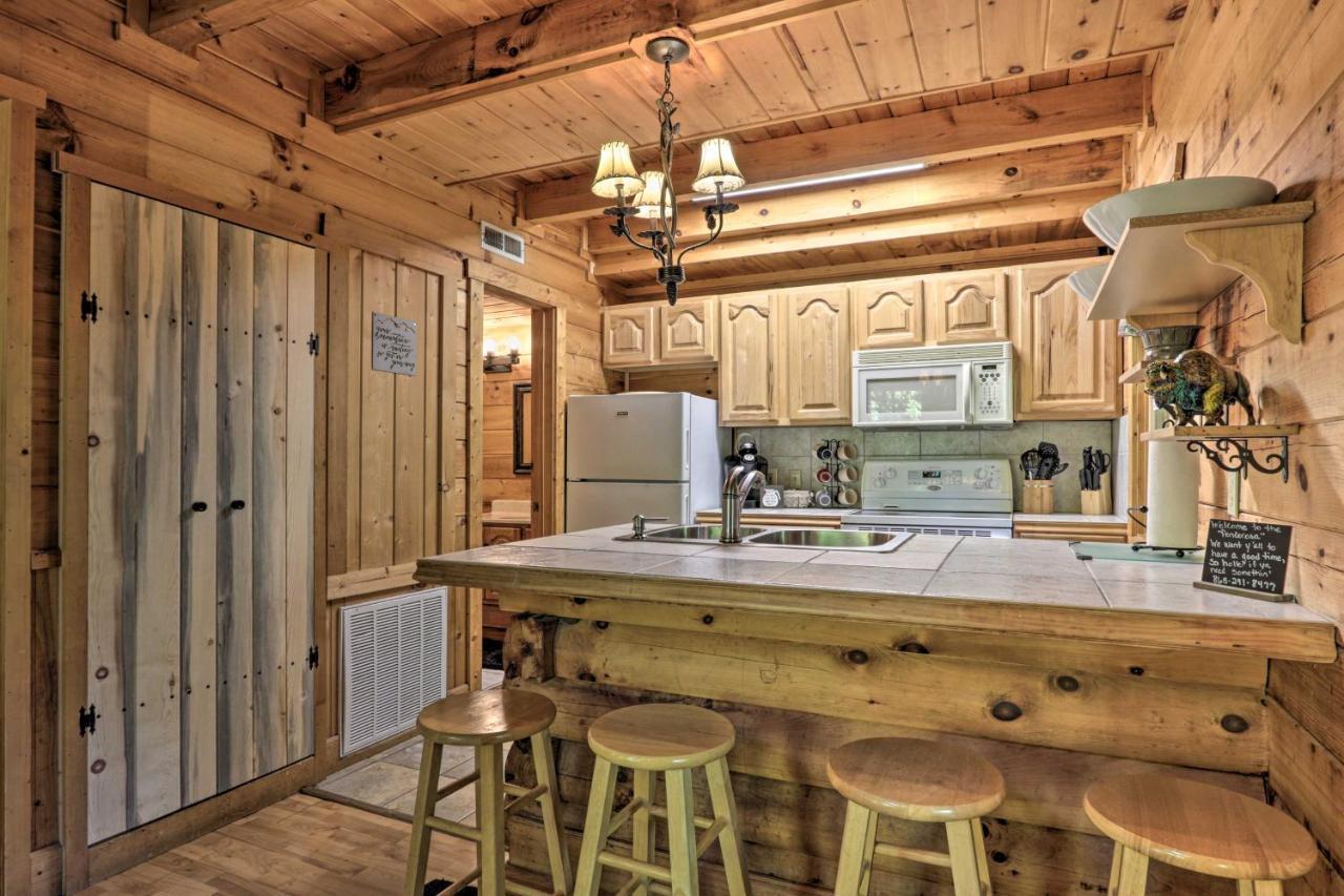 Cabin With Hot Tub And Deck, 3 Mi To Pigeon Forge سيفيرفيل المظهر الخارجي الصورة